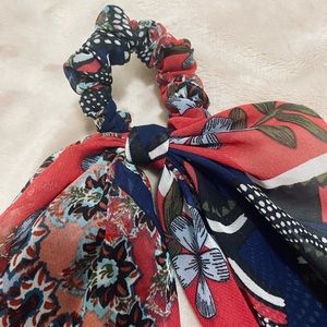 🍎Anthropologie Scrunchie🍎